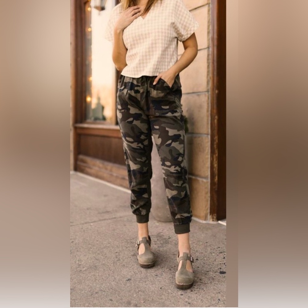 DRESS FORUM LOS ANGELES Camo Jogger Tencel Pants Size S FP4311A